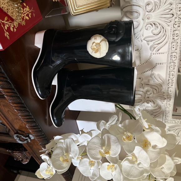 Brand new Authentic stunning CHANEL rain boots size 36 - Picture 7 of 7